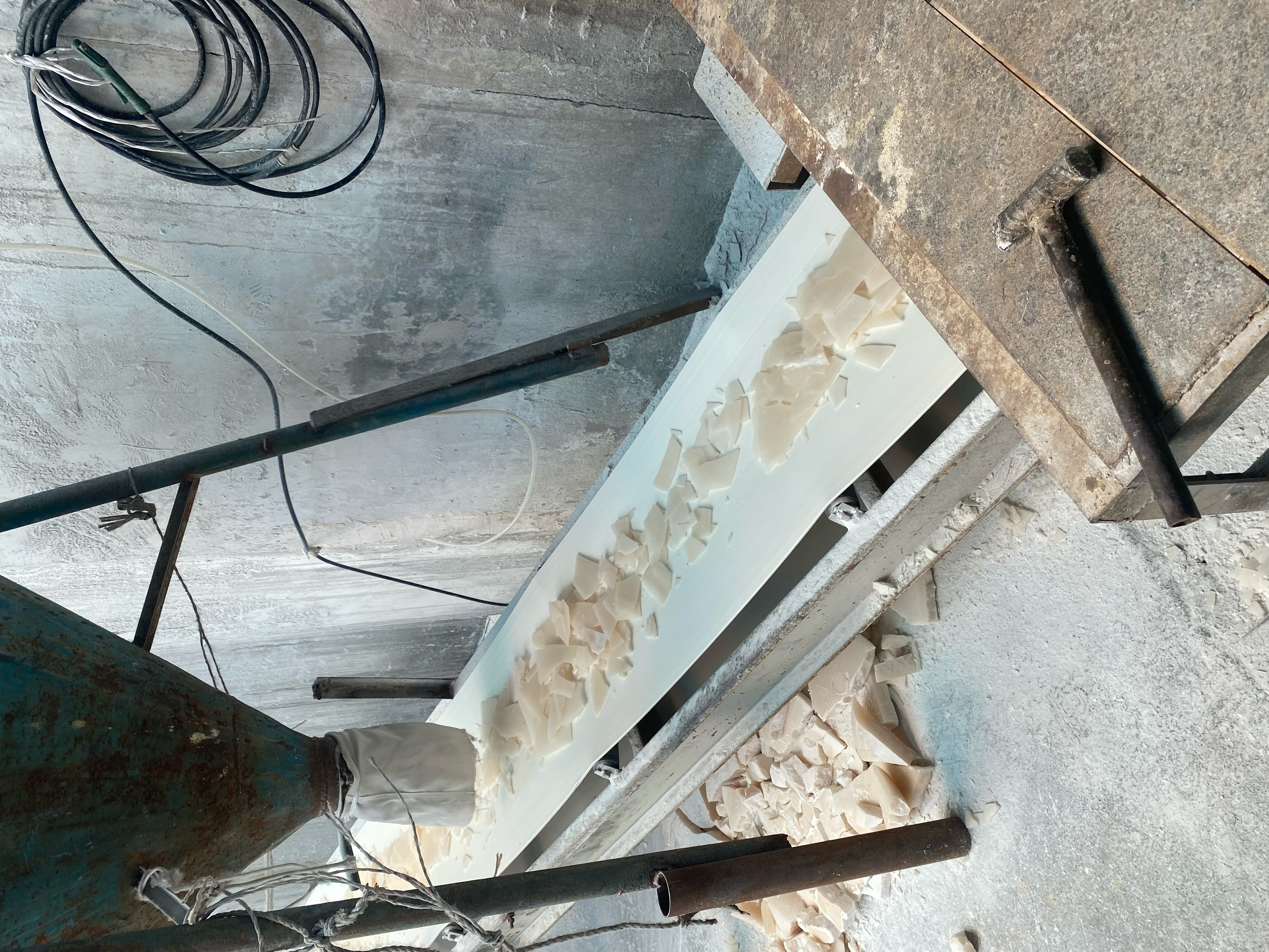 Crushing and screening
